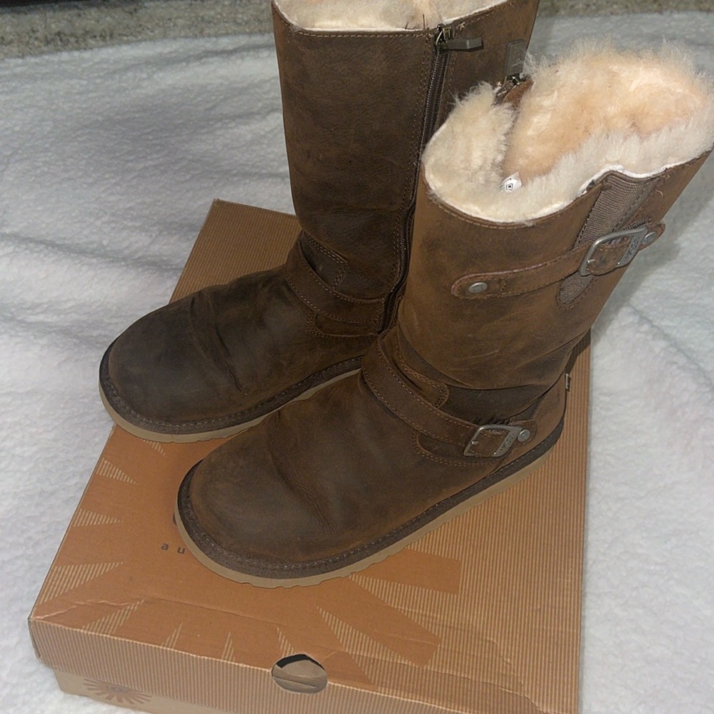 Size 5 Dark Brown Ugg Boots with zipper